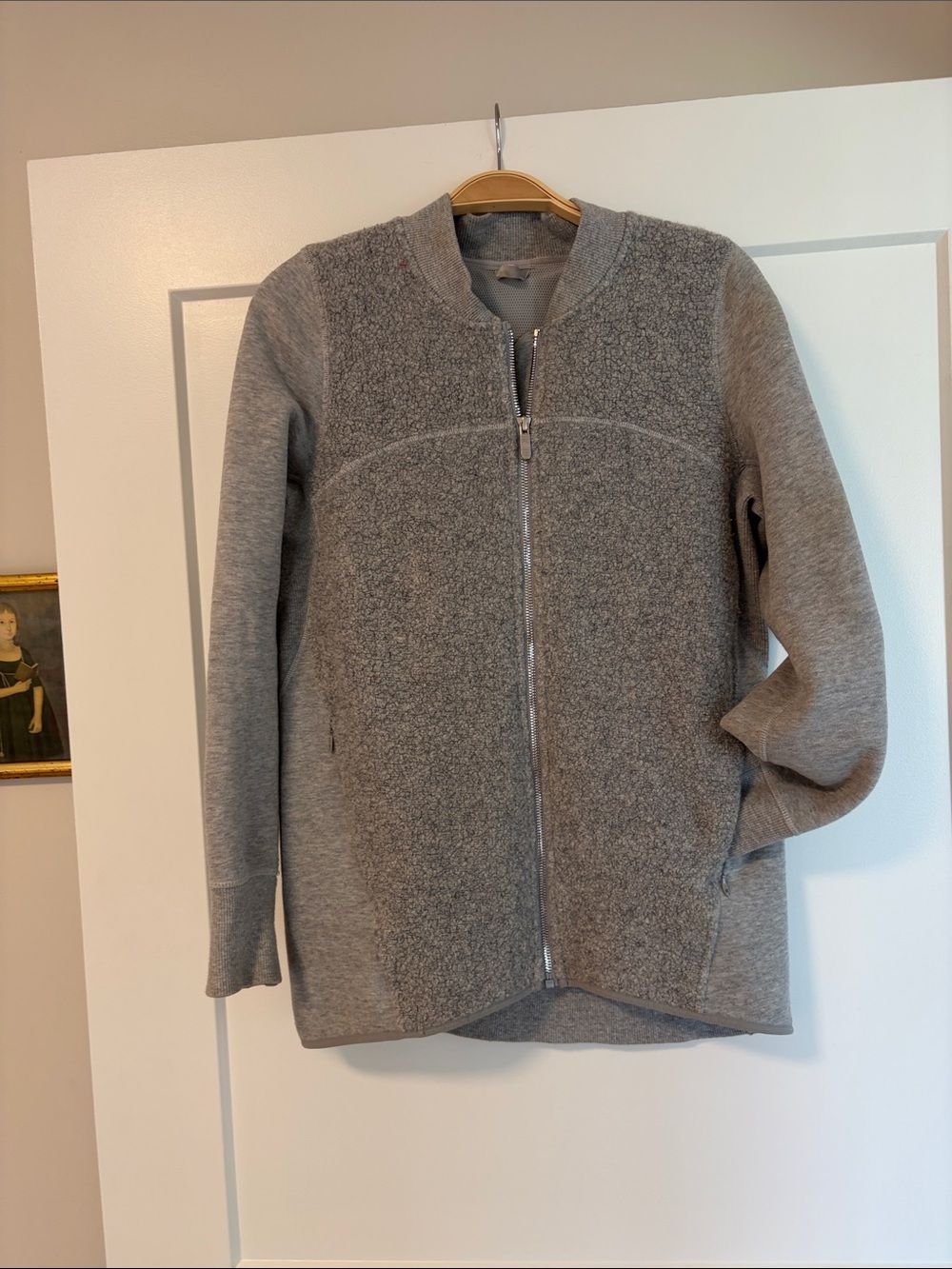 Lululemon Sherpa jacket. Zip , pockets